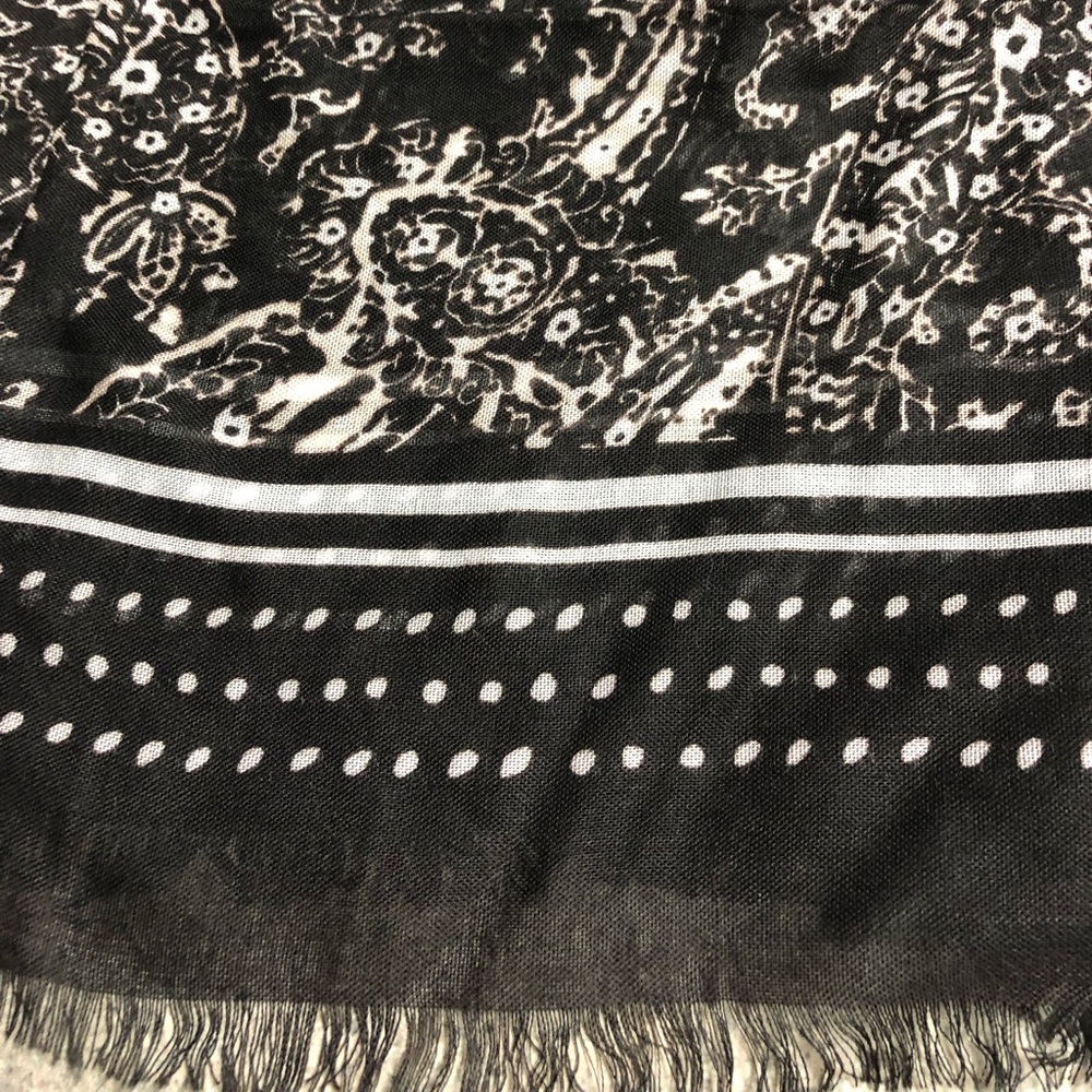 NWT - REBECCA MINKOFF ORNAMENT PAISLEY SCARF - Picture 4 of 4